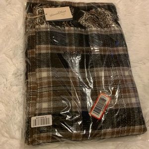 Universal Thread plus size one size poncho NWT